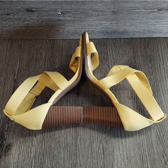 Simply Vera Vera Wang Braestar Women's Heeled Sandals Size 9 - Excellent Conditi - Picture 6 of 9
